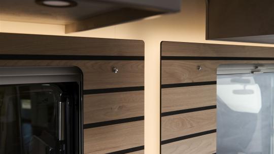 Crosscamp_EXPDN_Fensterverkleidung_RET_081425_124